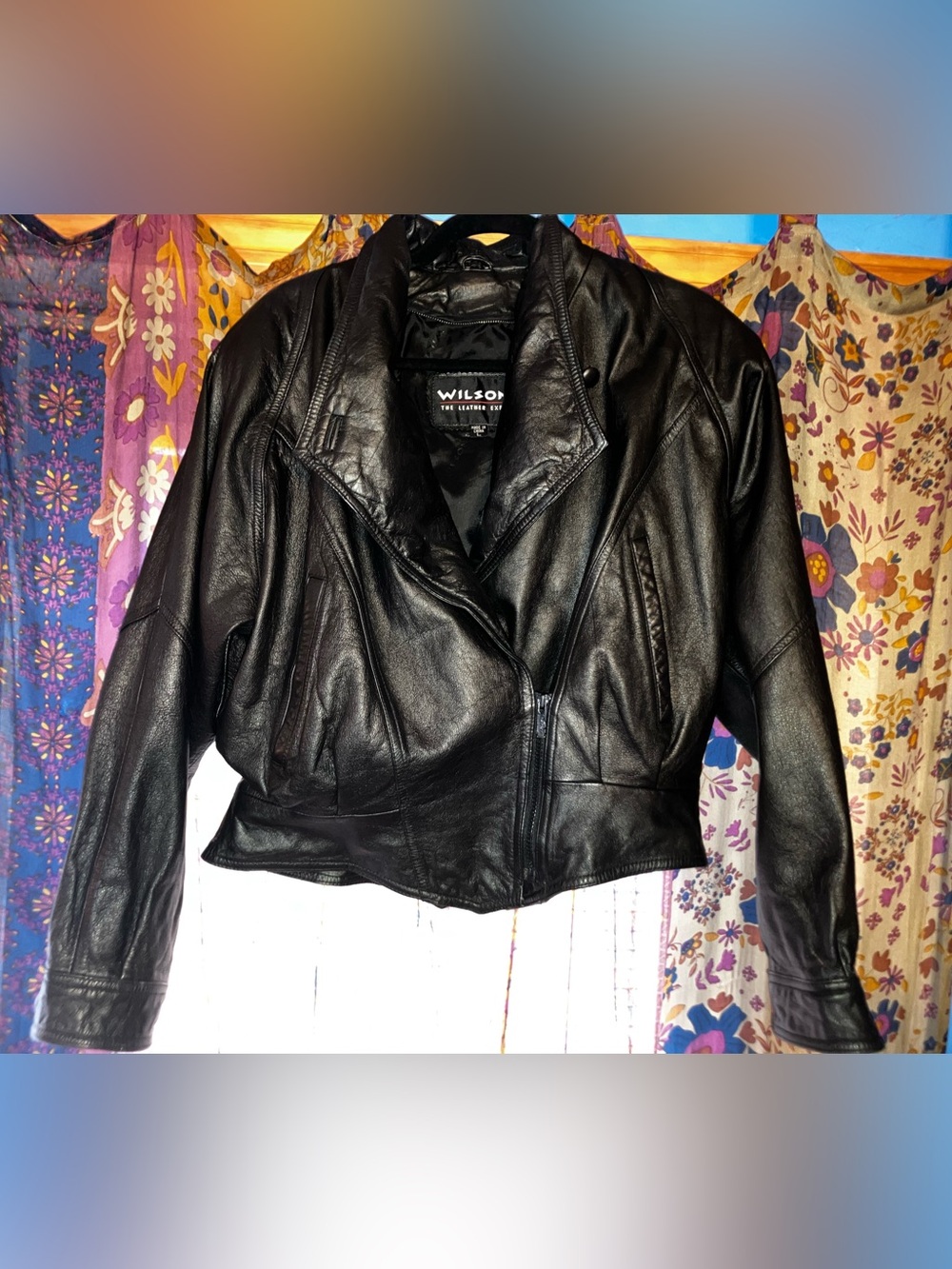 Vintage great condition Wilson Black Leather Cropped Jacket for Women